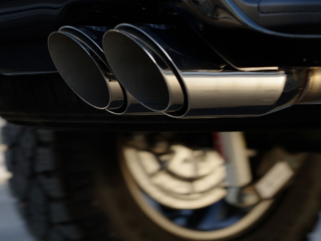 VANCE & HINES HOLESHOT SERIES Cat-Back Exhaust w/ Polished Twin Slash Tips (2019-2023 Silverado & Sierra 1500 6.2L V8)