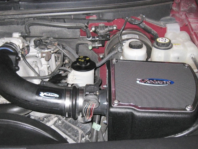 Volant Closed Box Air Intake w/ MaxFlow 5 Oiled Filter (2004-2005 Ford F-150 4.6L MOD)